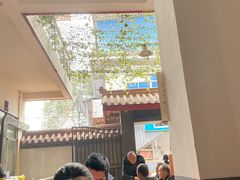 -茅屋大酒店