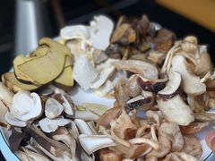 -野菌皇海景野生菌火锅(滨海大道店)