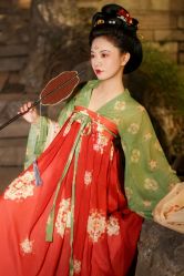-天星轩汉服(中贸广场店)