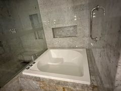 -上海虹桥西郊假日酒店