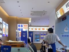 -李与白包子铺(桐梓林店)