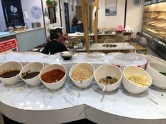 自助调料区-屋头串串(新街里店)