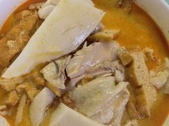 -亚王咖喱鸡米粉面