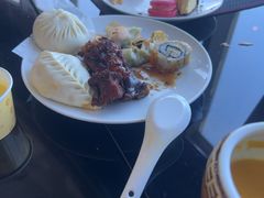 -怡豪大饭店·49楼旋转自助餐厅