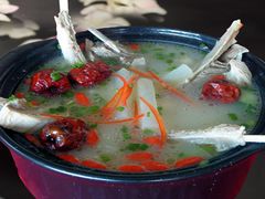 -三江源美食城