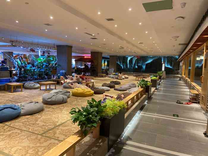 龙首浴典温泉-"新开的店,也是第一次来感受一下~更衣室很.