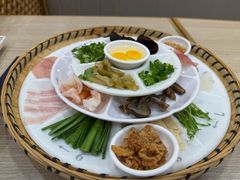 -花馬肆.云南过桥米线(汉神购物广场现场熬汤店)