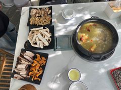 -蘑统田下·野生菌火锅