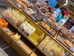 面包甜点陈列柜-西村叔叔的店·面包·甜品·蛋糕(崂山丽达店)