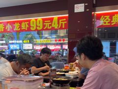 -川流不息·地道川菜·小龙虾(松东路店)