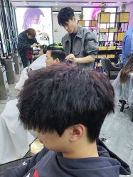 -藤野造型烫染·漂发