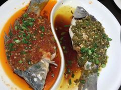 双椒鲫鱼-舌尖上的食缘花园主题餐厅