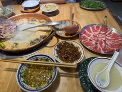 -洱火云南酸菜牛肉火锅(石景山当代商城店)