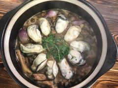 生蚝鸡煲-吉品莞家·鲍鱼鸡煲(东莞店)