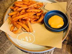 -HIGH FIVE哈福手工汉堡(桂林路店)