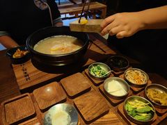 -银米·云南传统过桥米线(双廊黑金冠店)