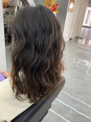 -COMO SALON 烫染可茉发型