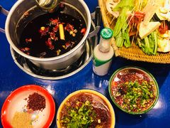 -马路边边麻辣烫联盟路店