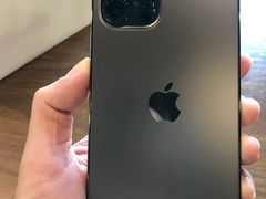-Apple零售店(华贸购物中心店)