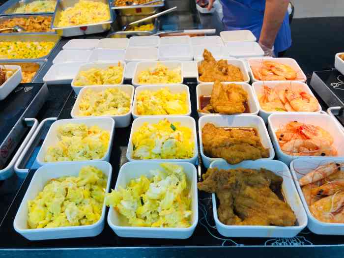 上海电机学院食堂(闵行校区)-"昨天到这边来考试,提前出来了哈哈哈