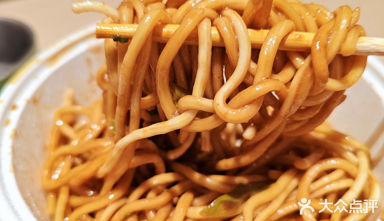 来武汉怎么能不过早！三鲜豆皮不可错过！
