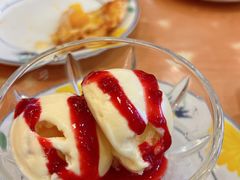 树莓果酱冰激凌-萨莉亚意式餐厅(深圳北站店)