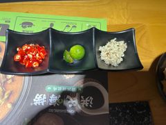 猪肚鸡蘸料-洪氏嗨捞·广东猪肚鸡·椰子鸡火锅(西咸万象城店)