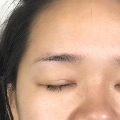 -一个差评成就的纹眉店