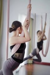 -Yvon yoga 瑜伽·精准体态管理中心