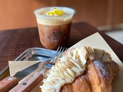 杏仁可颂-不正咖啡(万达尊店)