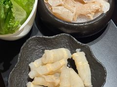 -鲜入唯煮·港式海鲜牛肉火锅(金宝街店)