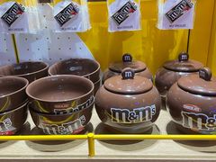 -m豆巧克力世界(上海世茂广场店)