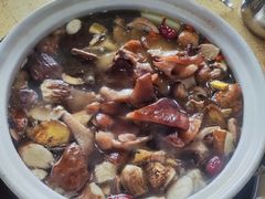 -东巴谷野生菌火锅餐厅