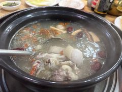 文昌鸡半只-濠轩阁特色生蚝火锅(水湾路店)