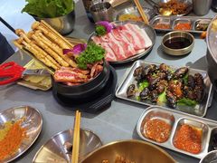 -围炉肉舍•炭烤活鳗•丹东海鲜烤肉(步行街店)