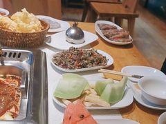 -颐辰舍岁岁羊(文昌万达景园店)