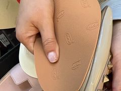 -爱革·奢品·鞋包·衣物·家居(金桥国际商业广场店)