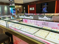 -潮宏基(大商新玛特店)