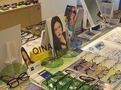 -三目眼镜·蔡司视觉合作店(青浦宝龙店)