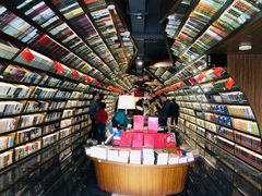 -钟书阁(珍园店)