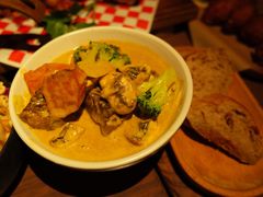 咖喱牛肉配面包片-鹿萤季·营地小馆(皇后公园店)