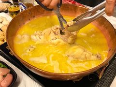 -鲜入围煮花胶鸡海鲜火锅