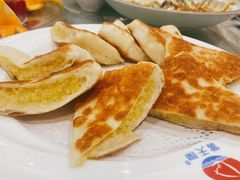 黄米烙-小船渔村•大连菜•大连焖鱼(明泽街店)