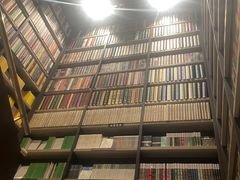 -钟书阁(群光广场店)