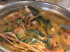 -席娜卡琳火车铁道夜市