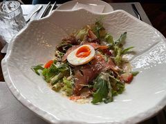 鸡肉蛋糖心蛋色拉-YUE·6·西式融合餐厅(外滩六号店)