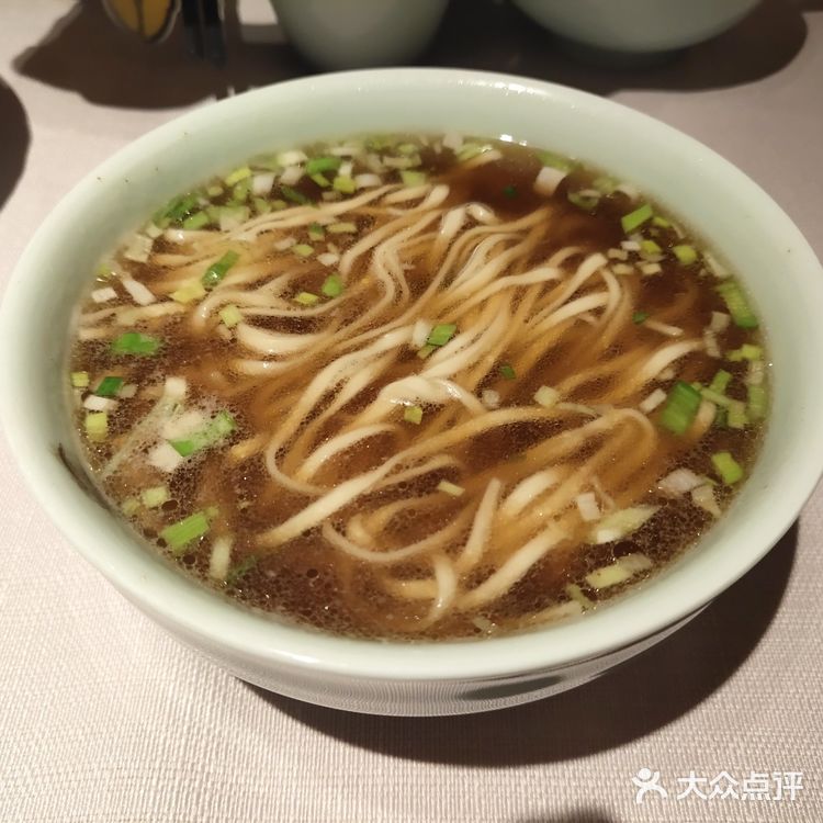 2元探店森隆饭庄,老字号的复兴之路