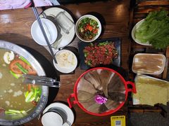 -乡土黄·鲜牛肉火锅·小龙虾(兴业街店)
