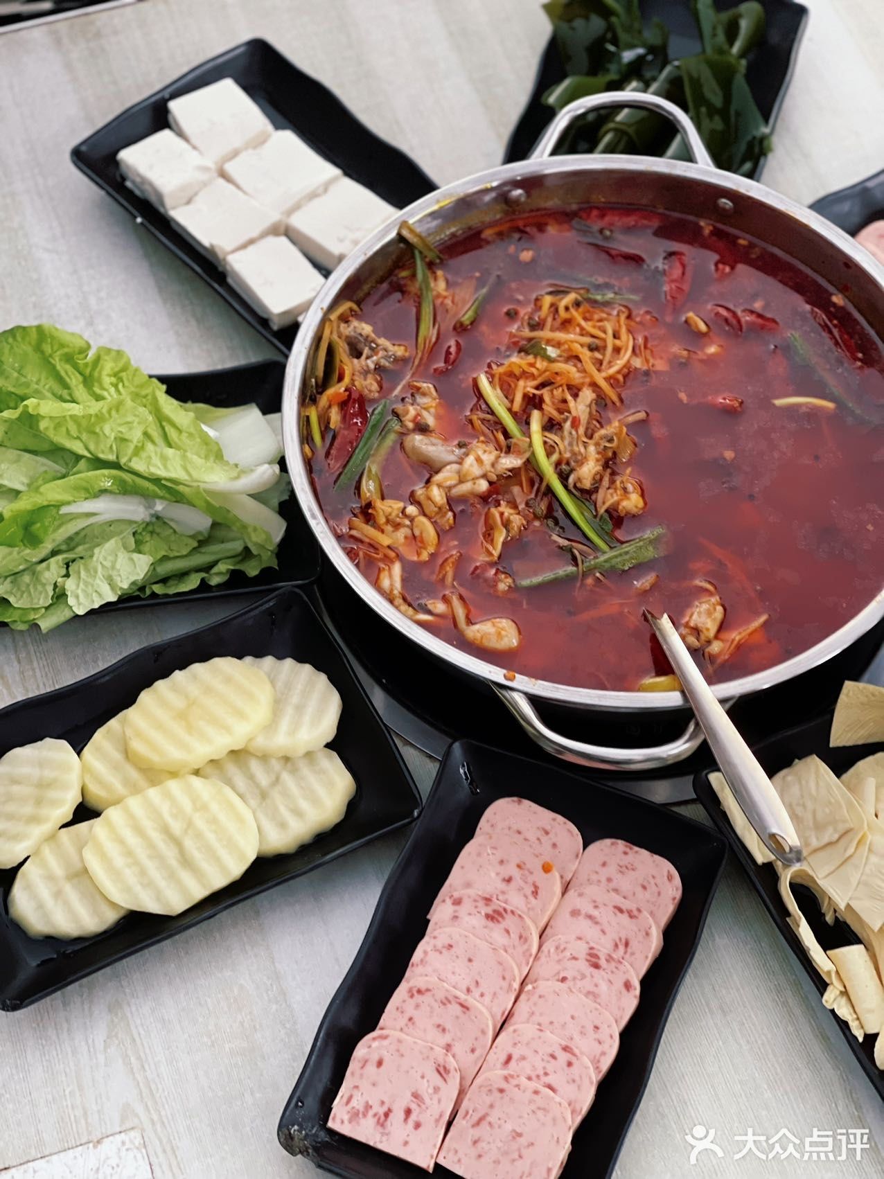 朋友带我来试试这家罗歪歪酸笋牛蛙 味道真的不要太惊艳！