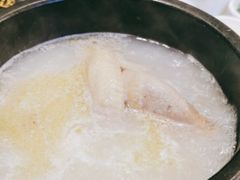 -花馬肆.云南过桥米线(汉神购物广场现场熬汤店)